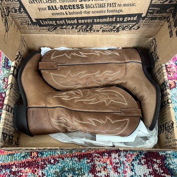 Justin Boots Bay Apache like new - Picture 2 of 8